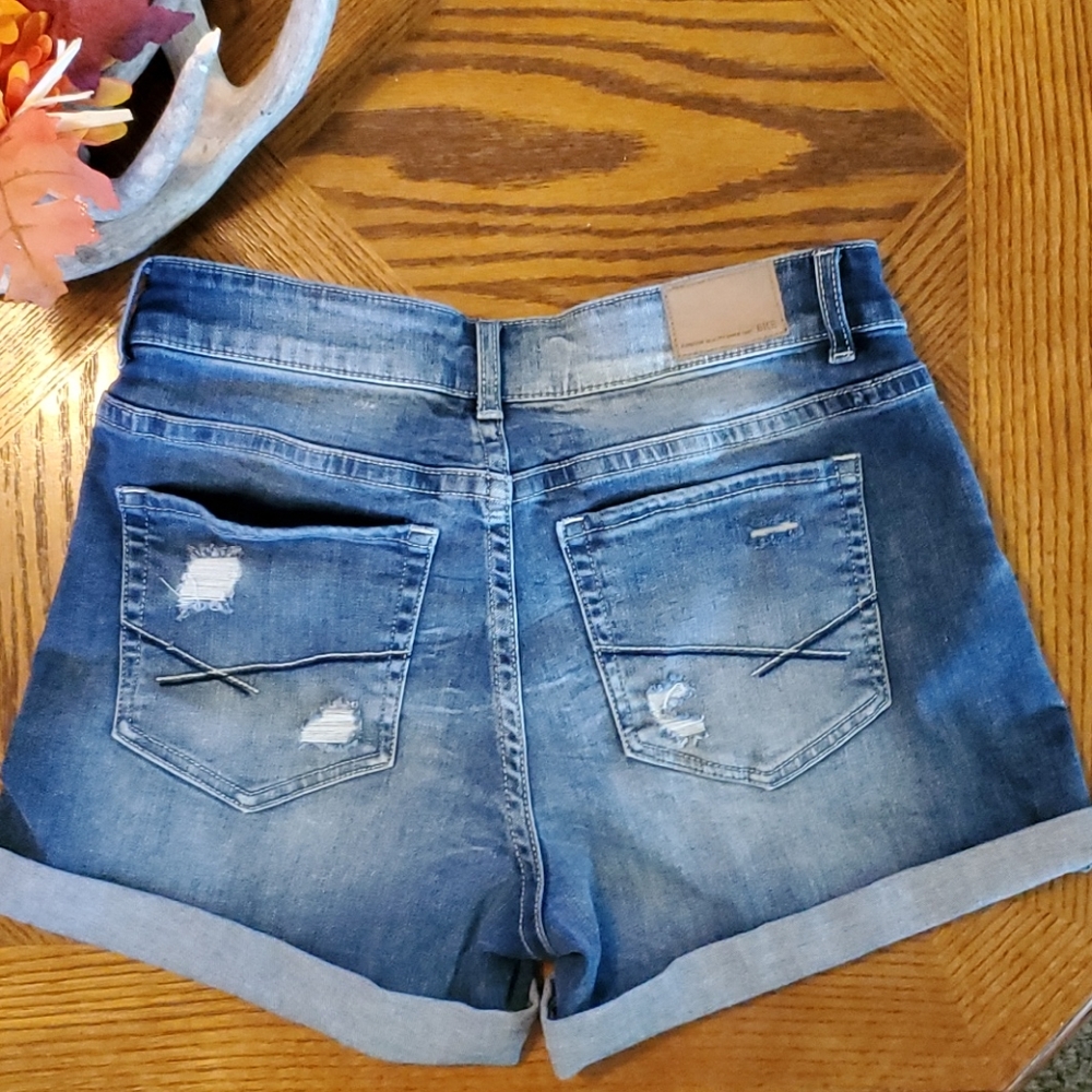 BKE Victoria shorts.